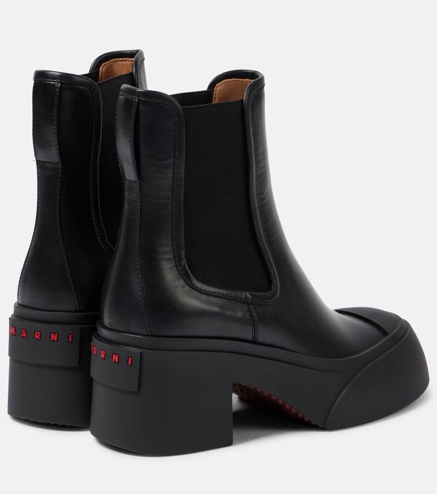 o1w1db10925 Boots in Black