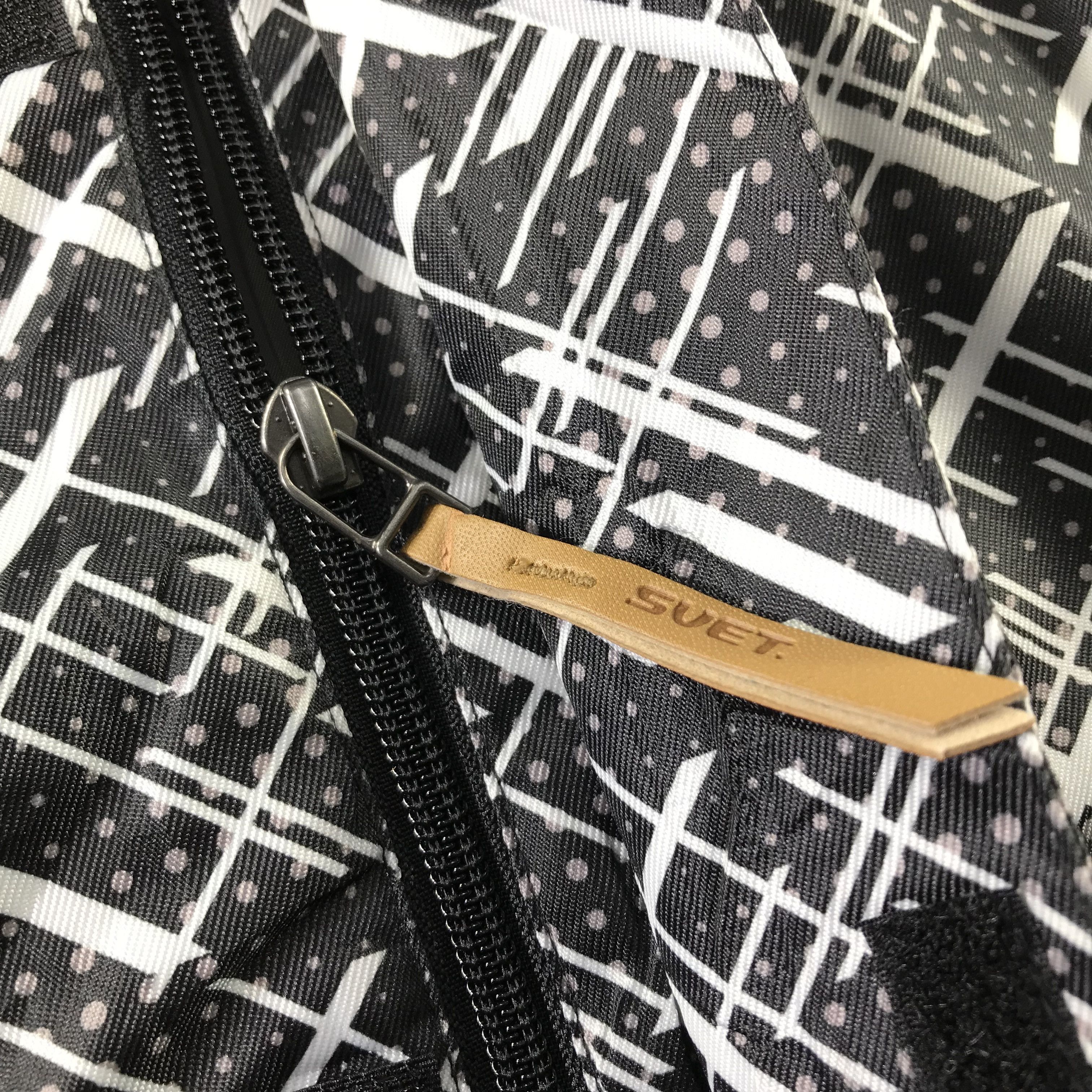 Japanese Brand Vintage Japanese Brand Windbreaker Hooded Full-Zip Jacket Size US M / EU 48-50 / 2 - 8 Thumbnail