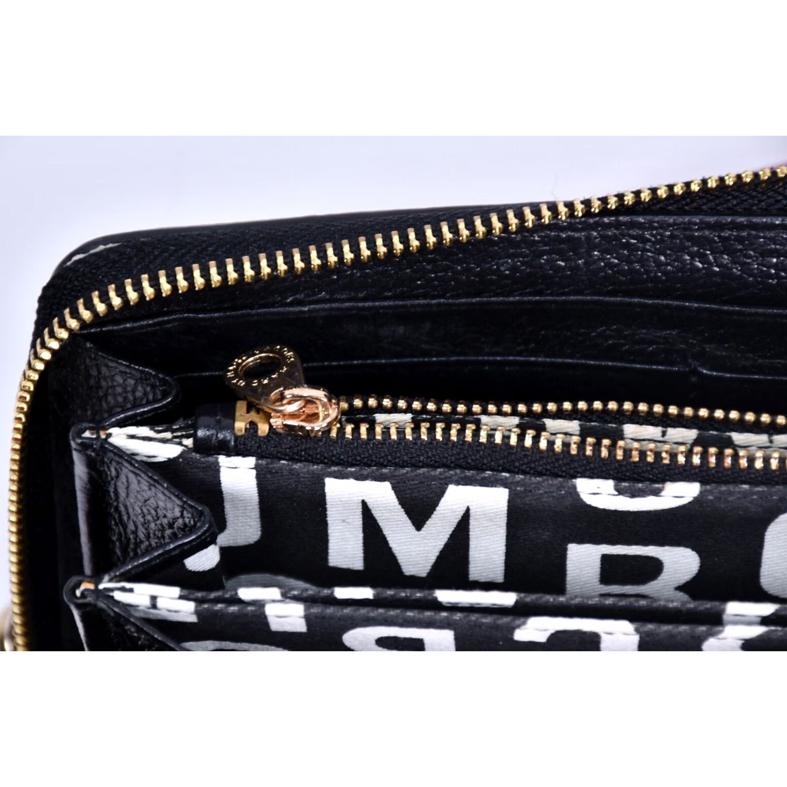 Marc by Marc Jacobs Marc by Marc Jacobs Wallet Leather Black Zip Around Women Size ONE SIZE - 7 Thumbnail