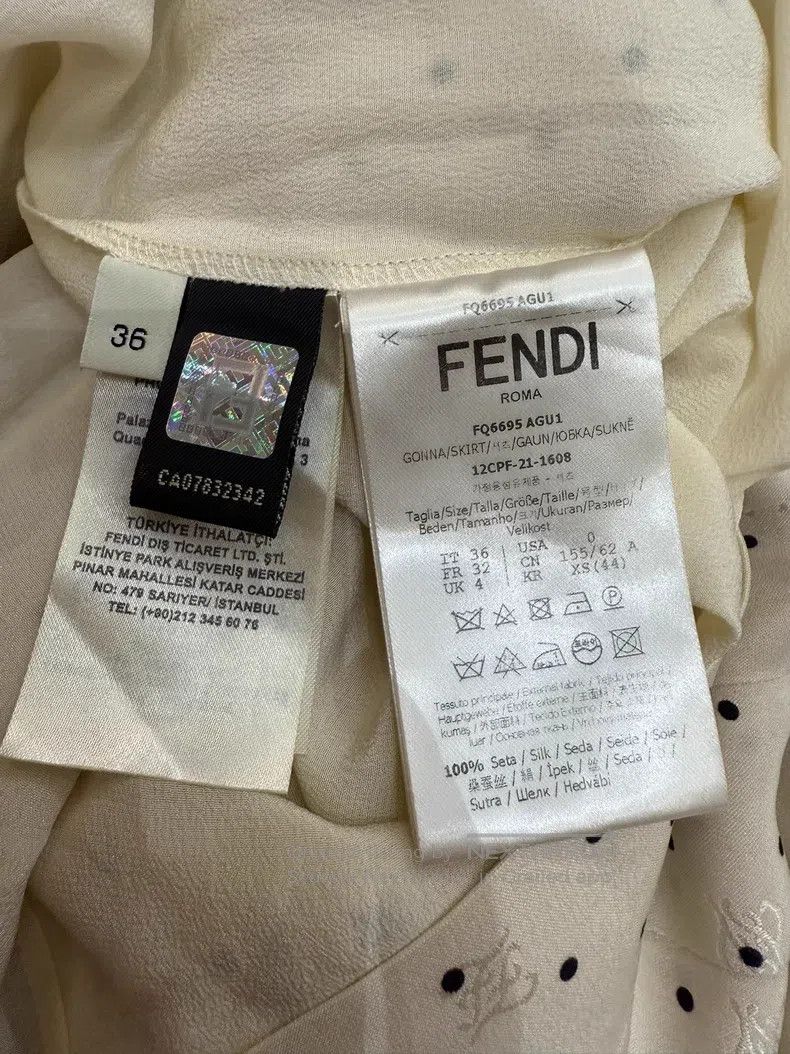 Fendi Fendi Polka Dot Skirt Size 24" / US 00 / IT 34 - 4 Thumbnail