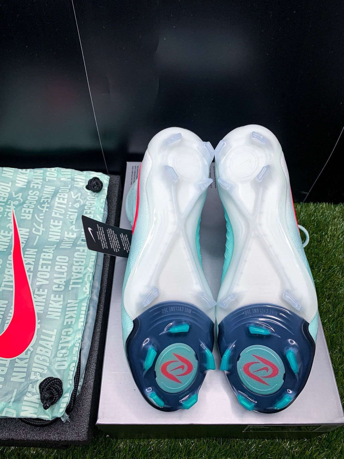 Nike Nike Phantom Luna 2 Elite Size US 9 / EU 42 - 4 Thumbnail