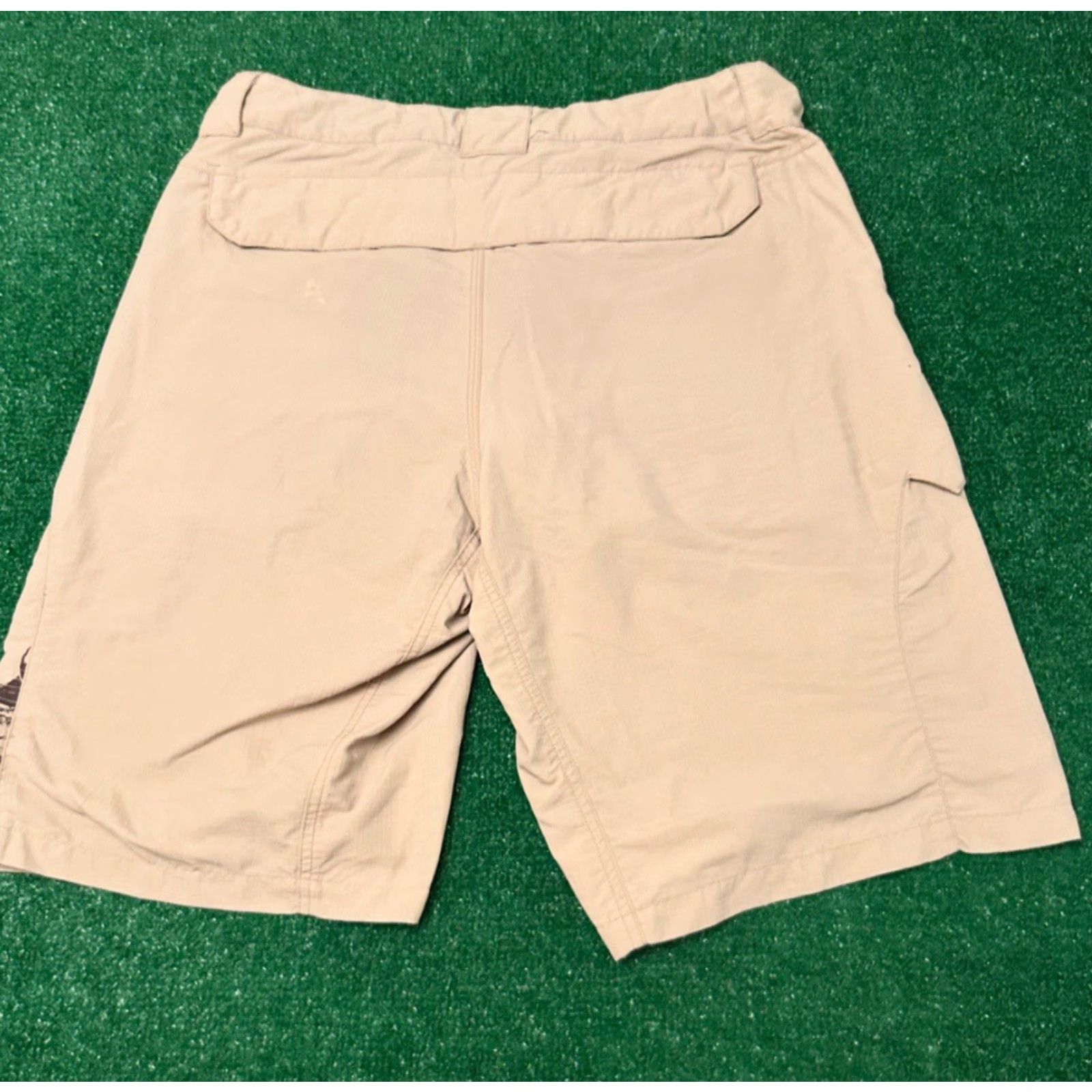 Oakley VINTAGE Oakley Cargo Shorts Mens Large Y2K BMX Skater 90s Grunge Padded Quick Dry Pocket Beige Nylon Polyester Clothing Size US 33 - 2 Thumbnail