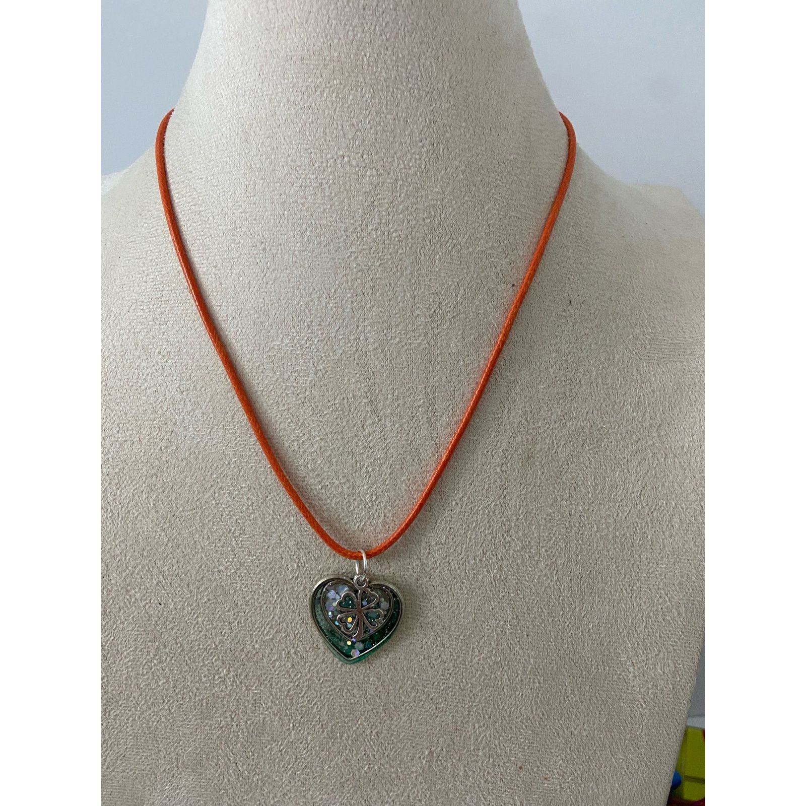 Handmade green heart pendant necklace Size ONE SIZE - 7 Thumbnail
