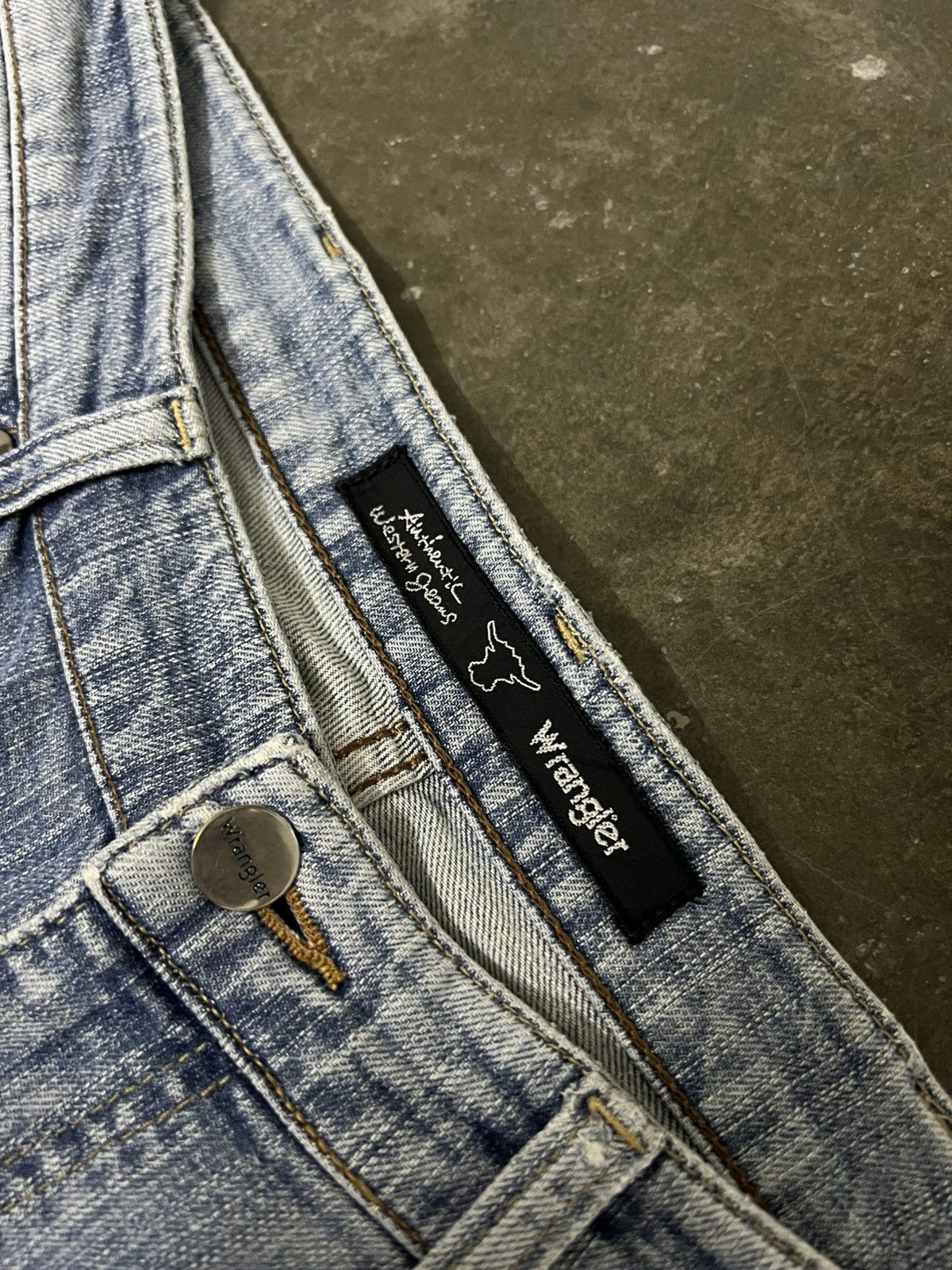 Wrangler Vintage Wrangler Buffalo Head Light Wash Jean Size US 30 / EU 46 - 8 Thumbnail