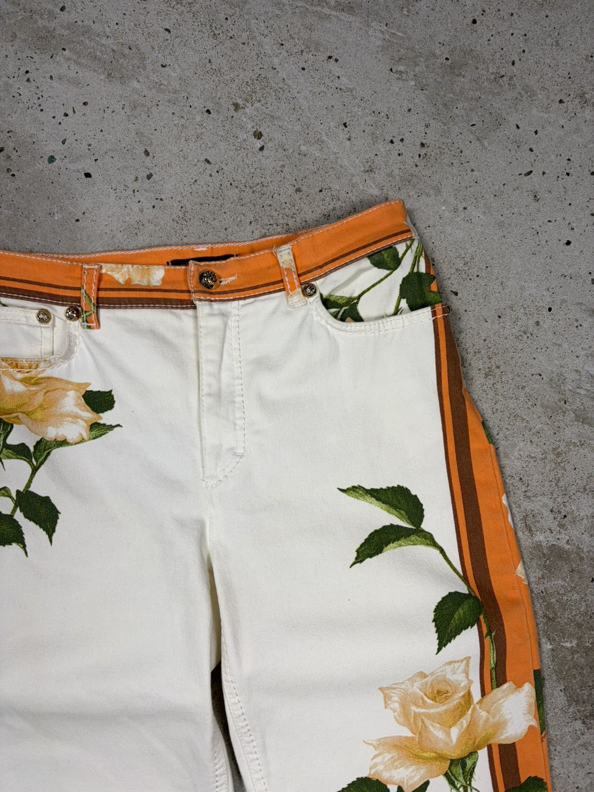 Roberto Cavalli Roberto Cavalli 2005 Floral Rose Print Jeans Denim Pants Size 28" / US 6 / IT 42 - 10 Thumbnail