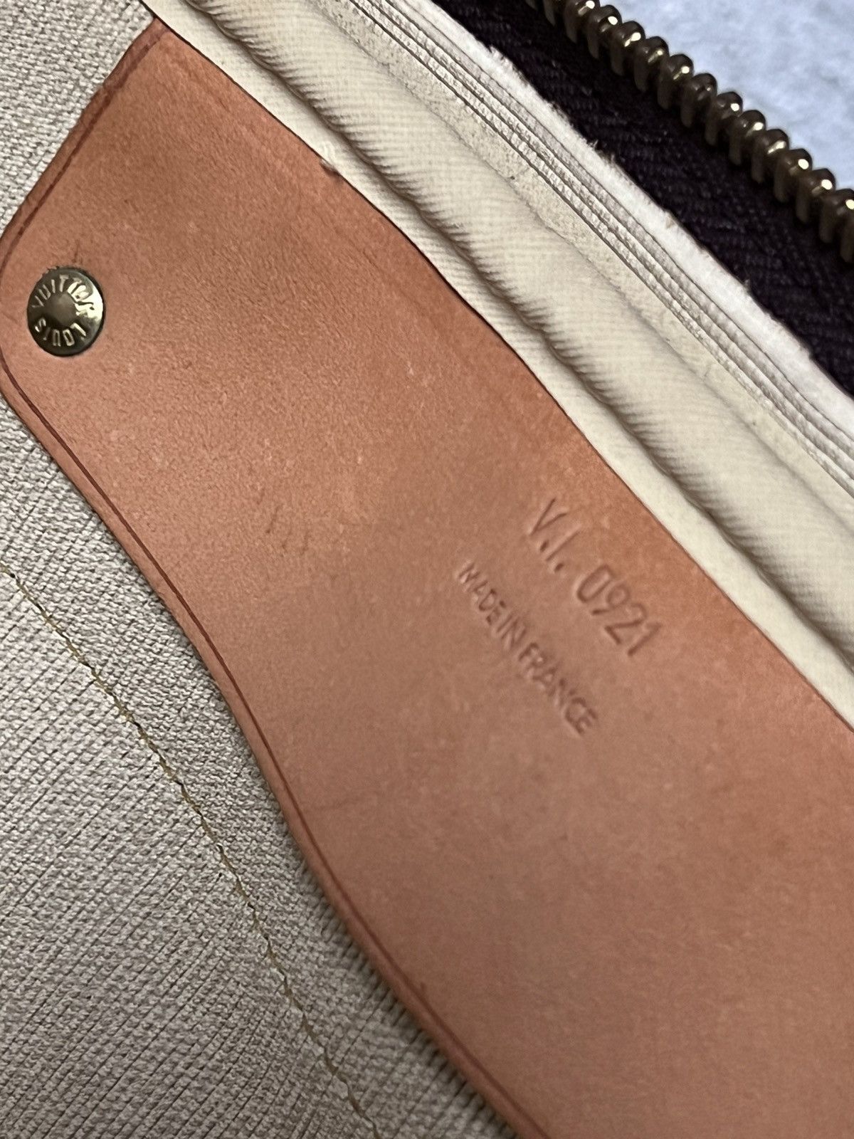 Louis Vuitton Louis Vuitton Alize 60 Monogram Travel Bag Size ONE SIZE - 13 Thumbnail