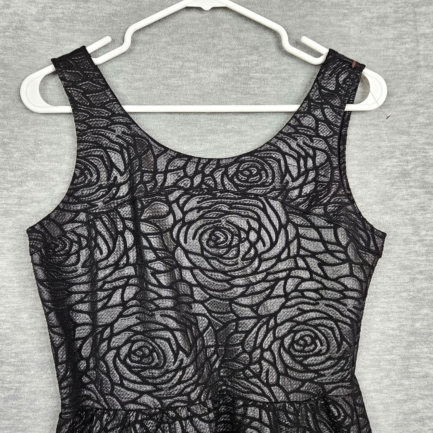 Saks Fifth Avenue Saks Fifth Avenue Women’s Mini Dress Black L/G Sleeveless Scoop Neck Polyester Spandex Casual Vintage: No Size L / US 10 / IT 46 - 5 Thumbnail