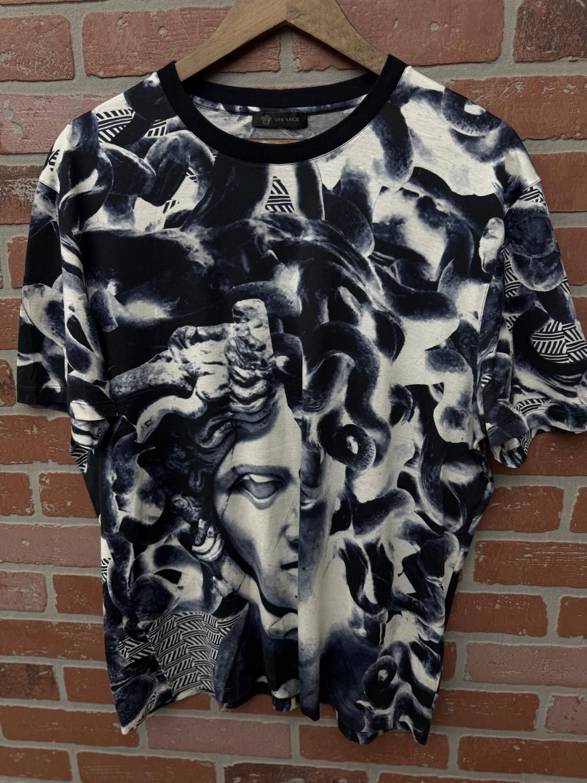 Versace Versace Black T-Shirt Men’s Size 3XL | Medusa Face Tee | Size US XXL / EU 58 / 5 - 4 Thumbnail