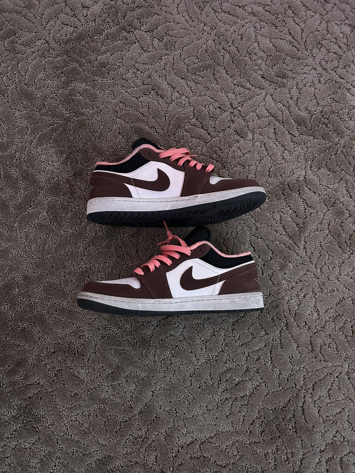 Jordan Brand × Nike Jordan 1 Low Mocha Size US 10 / EU 43 - 2 Thumbnail