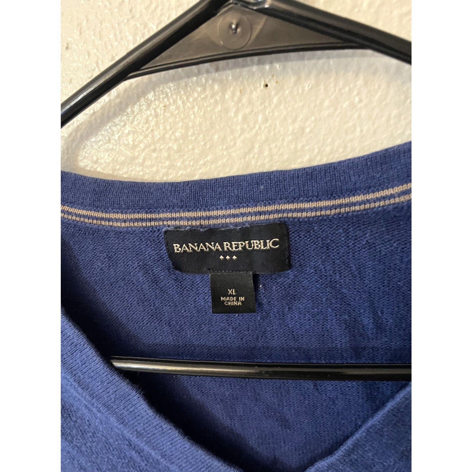 Banana Republic Banana Republic Mens Pullover Sweater XL Blue V-Neck Knit Cotton Solid Size US XL / EU 56 / 4 - 2 Thumbnail