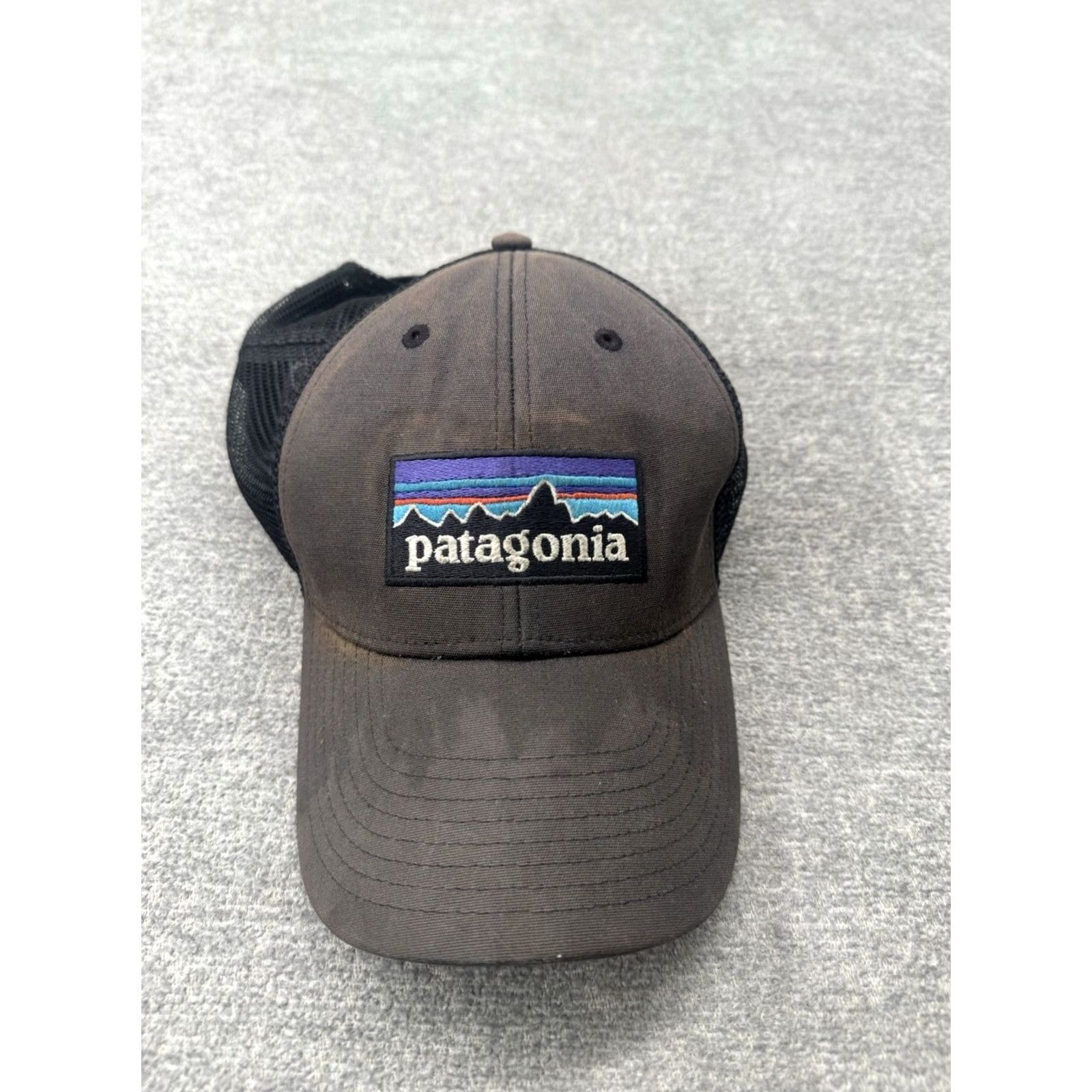 Patagonia VINTAGE Patagonia P-6 Logo LoPro Trucker Hat Black Fly Fishing Mens One Size Hats Size ONE SIZE - 2 Thumbnail