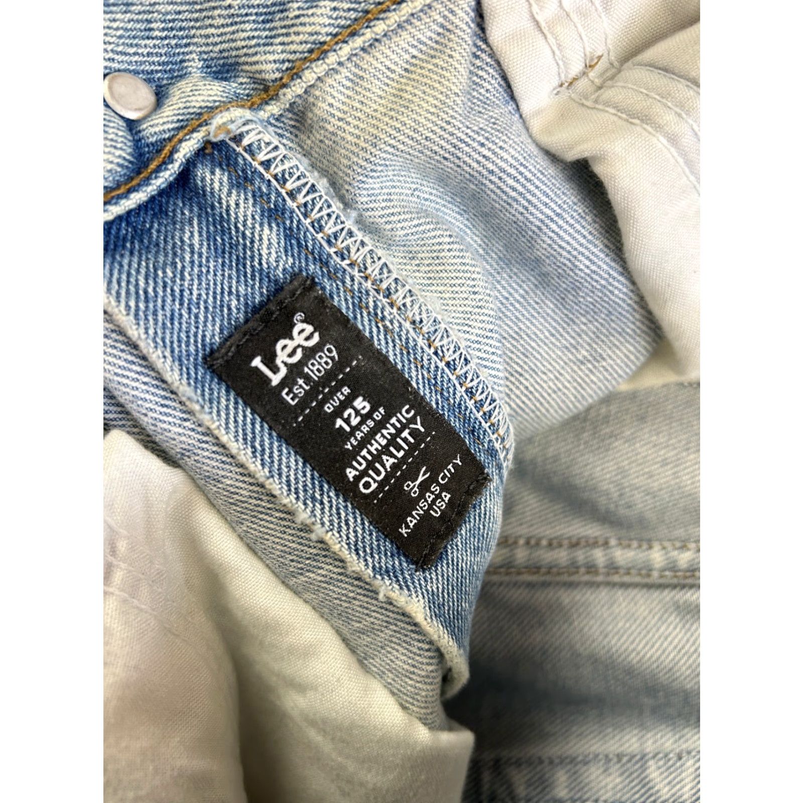 Lee VINTAGE Lee Jeans Mens 34 x 32 Denim Distressed Light Blue Wash Grunge 90s Retro Hipster City Cowboy Straight 5-Pocket Design Mens Size US 34 / EU 50 - 6 Thumbnail