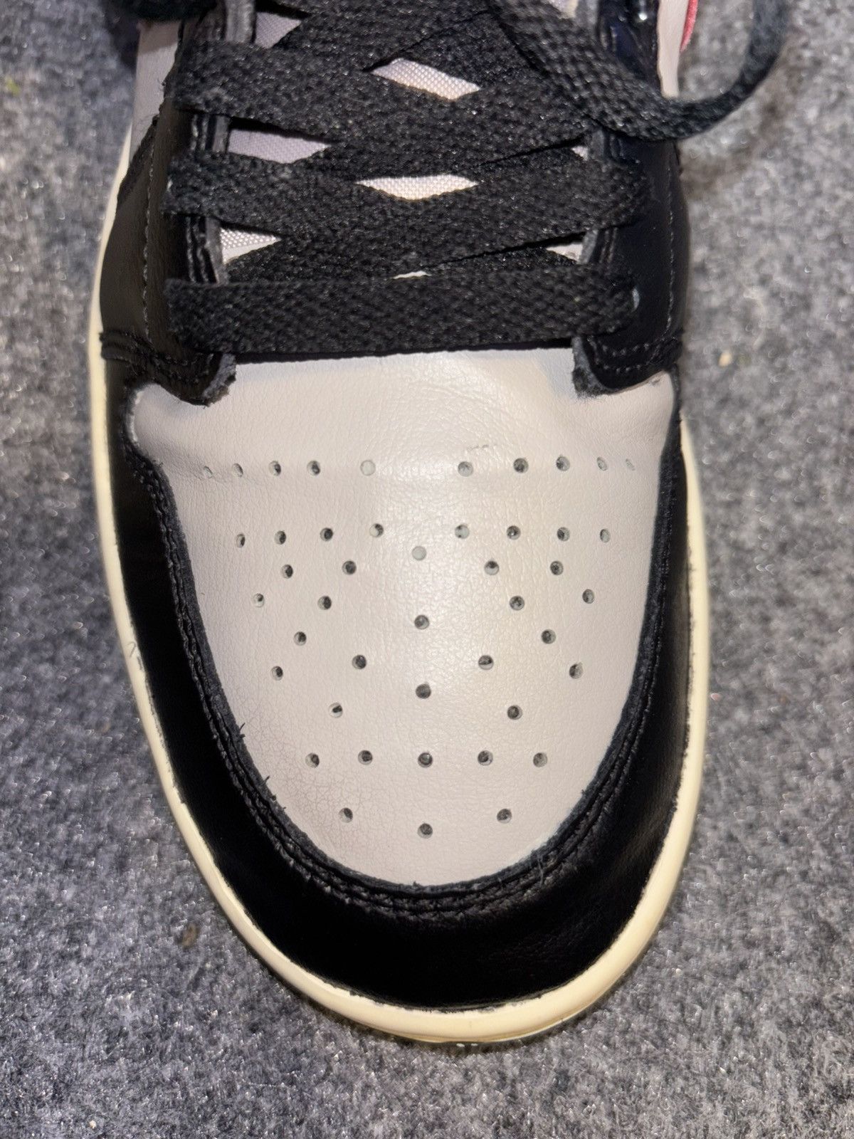 Nike Air Jordan 1 Women’s Size US 10.5 / IT 40.5 - 8 Thumbnail