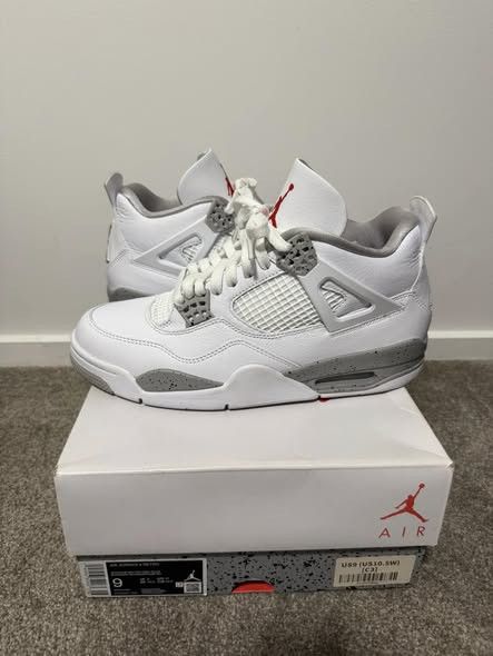 Jordan Brand Air Jordan 4 White Oreo 2021 US9 Size US 9 / EU 42 - 1 Thumbnail
