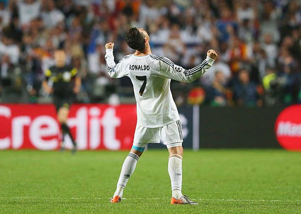 Adidas Real madrid home 2013/2014 cristiano ronaldo jersey football Size US S / EU 44-46 / 1 - 17 Thumbnail