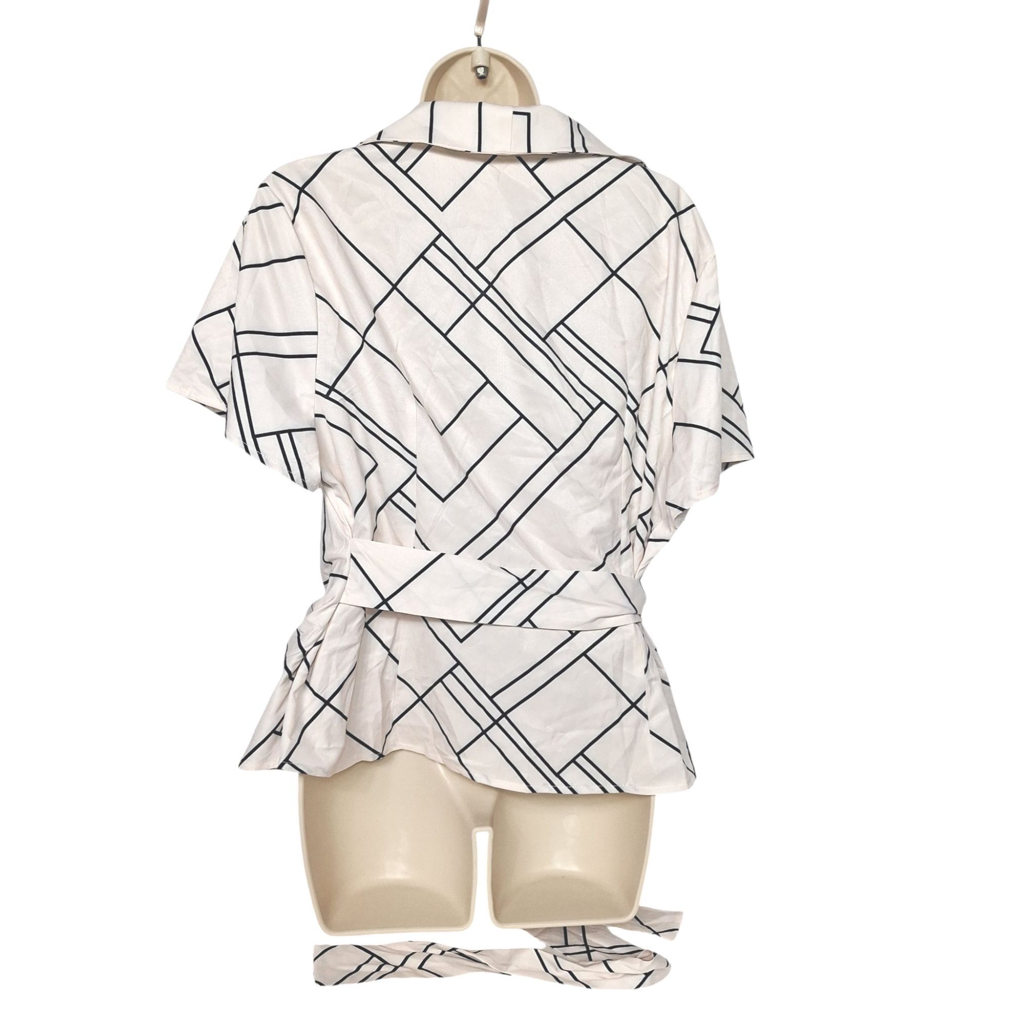Shein SHEIN CURVE Geometric Print Wrap Blouse Short Sleeve V-Neck Size XL / US 12-14 / IT 48-50 - 3 Thumbnail