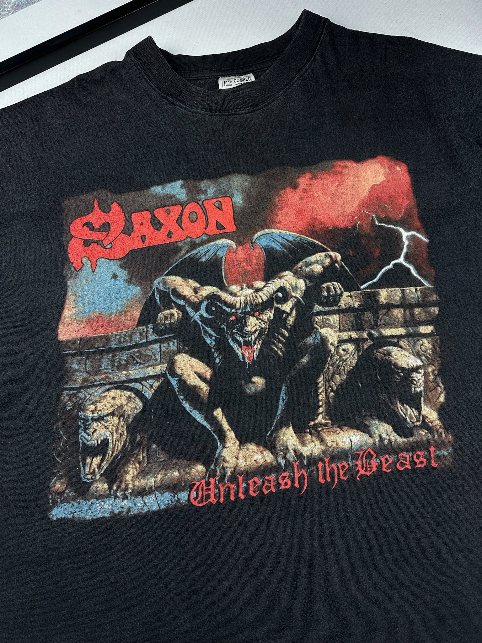 Vintage Saxon Tee Band Rock Metallica iron maiden