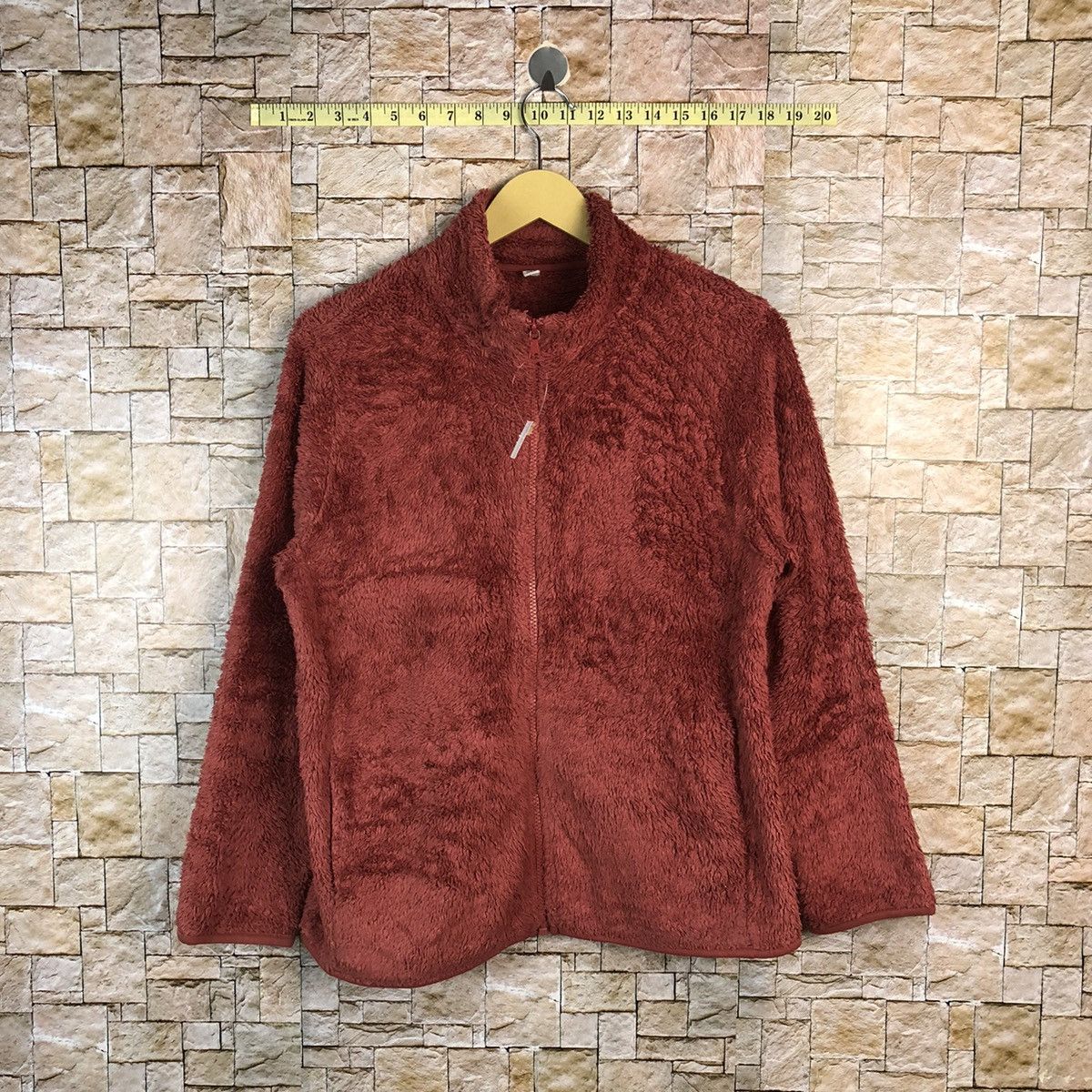Japanese Brand Uniqlo Red fleece Sweater #A501 Size US M / EU 48-50 / 2 - 1 Thumbnail