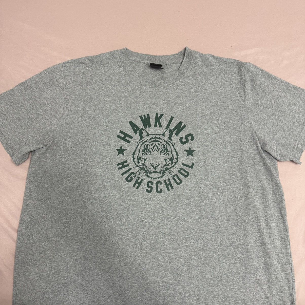 Nike Heather Grey Nike Stranger Things Hawkins High T-Shirt Size US XXL / EU 58 / 5 - 2 Thumbnail