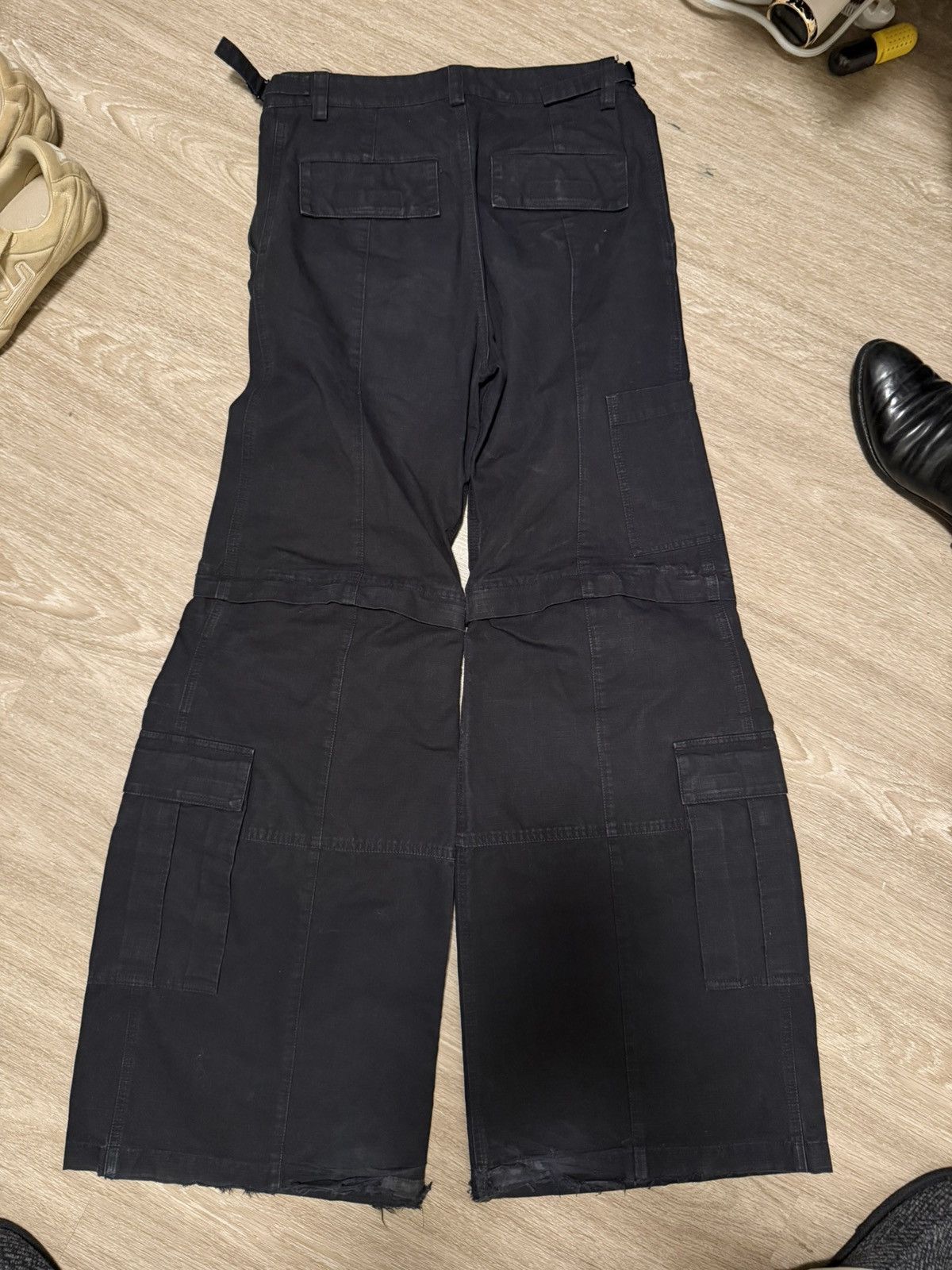 Balenciaga Balenciaga Flared Cargo Size US 32 / EU 48 - 2 Thumbnail