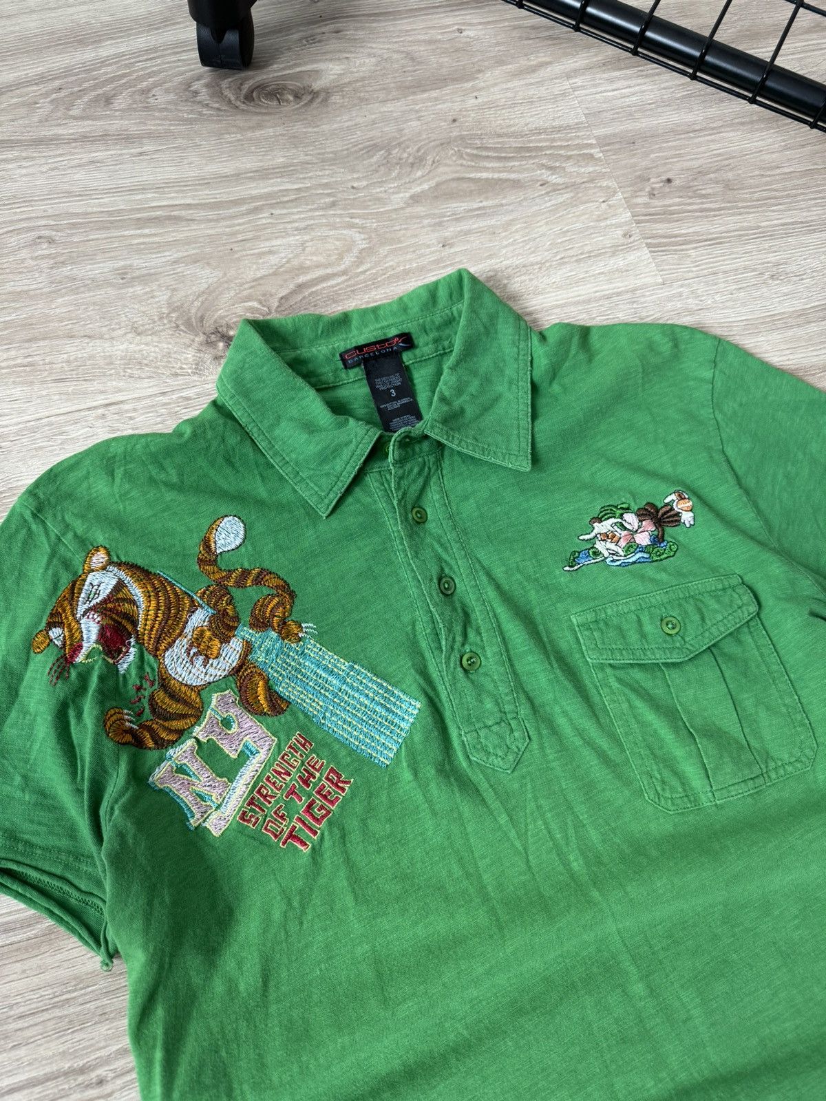 Custo Barcelona Vintage Custo Barcelona Y2K Embroidered Tiger Polo T Shirt Size US L / EU 52-54 / 3 - 3 Thumbnail