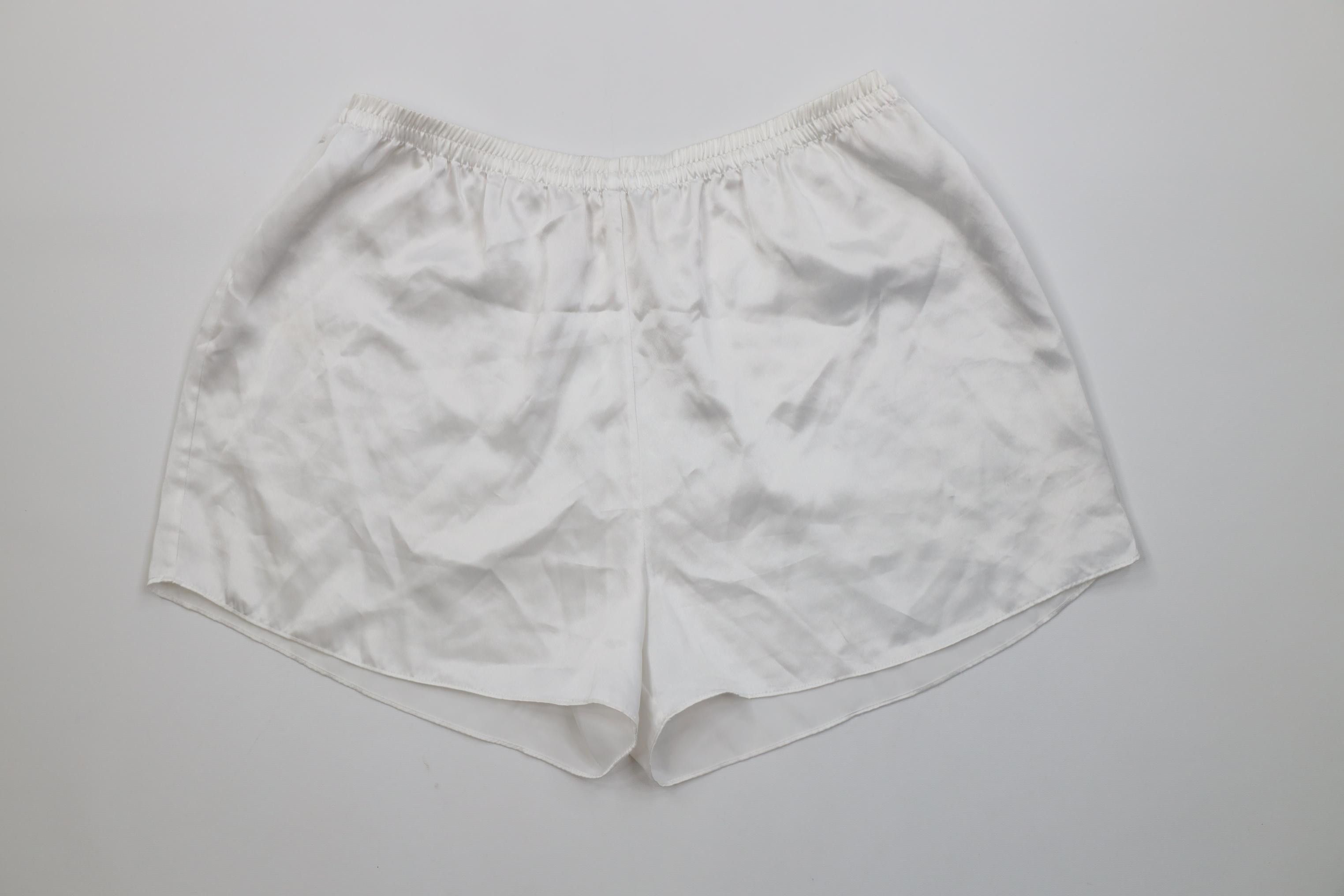 Victoria's Secret Vintage 90s Victoria's Secret Polyester Pajamas Shorts White Size 30" / US 8 / IT 44 - 1 Thumbnail