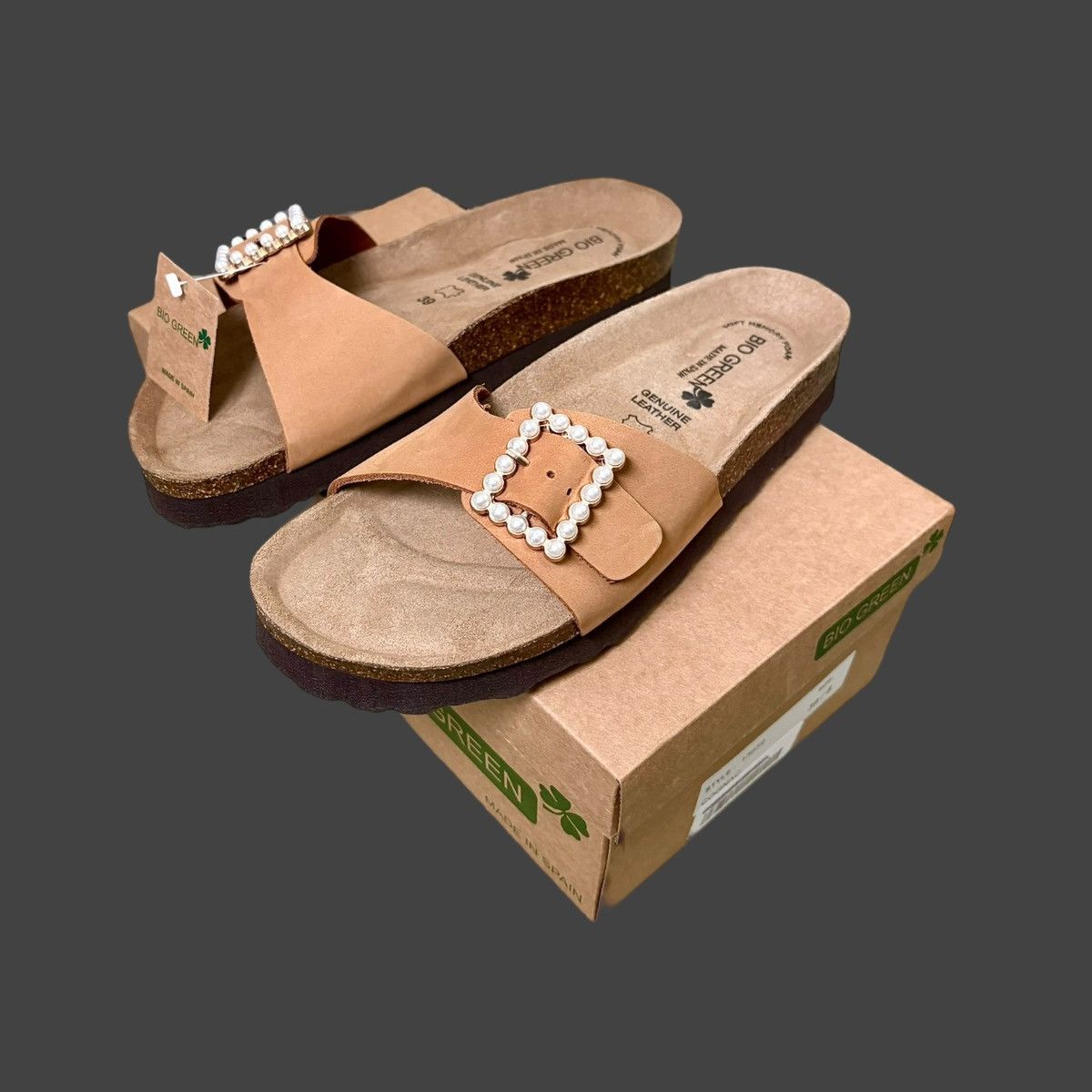 Other Bio Green Women’s Pearl Buckle Leather Sandals Sz 8.5 39 Size US 8.5 / IT 38.5 - 3 Thumbnail