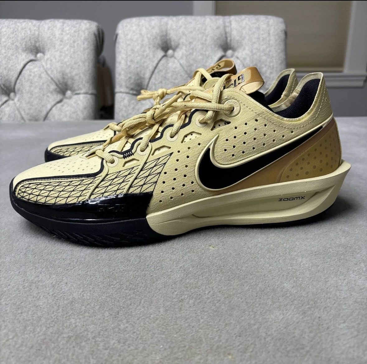 Nike Nike Gt Cut 3 PROMO Team Gold Size US 11.5 / EU 44-45 - 1 Thumbnail
