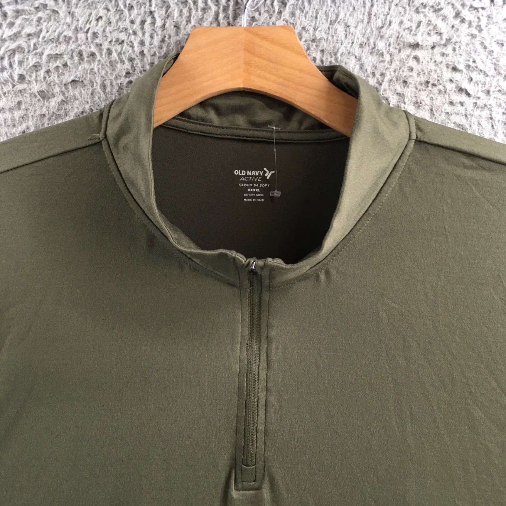Old Navy Old Navy Mens 4XL Pullover Active Olive Green Cloud 94 Soft Go-Dry Cool Button-Up Shirt - 4X-Large, Cotton Blend, Solid, Regular Fit, Casual Menswear Size US XXL / EU 58 / 5 - 3 Thumbnail