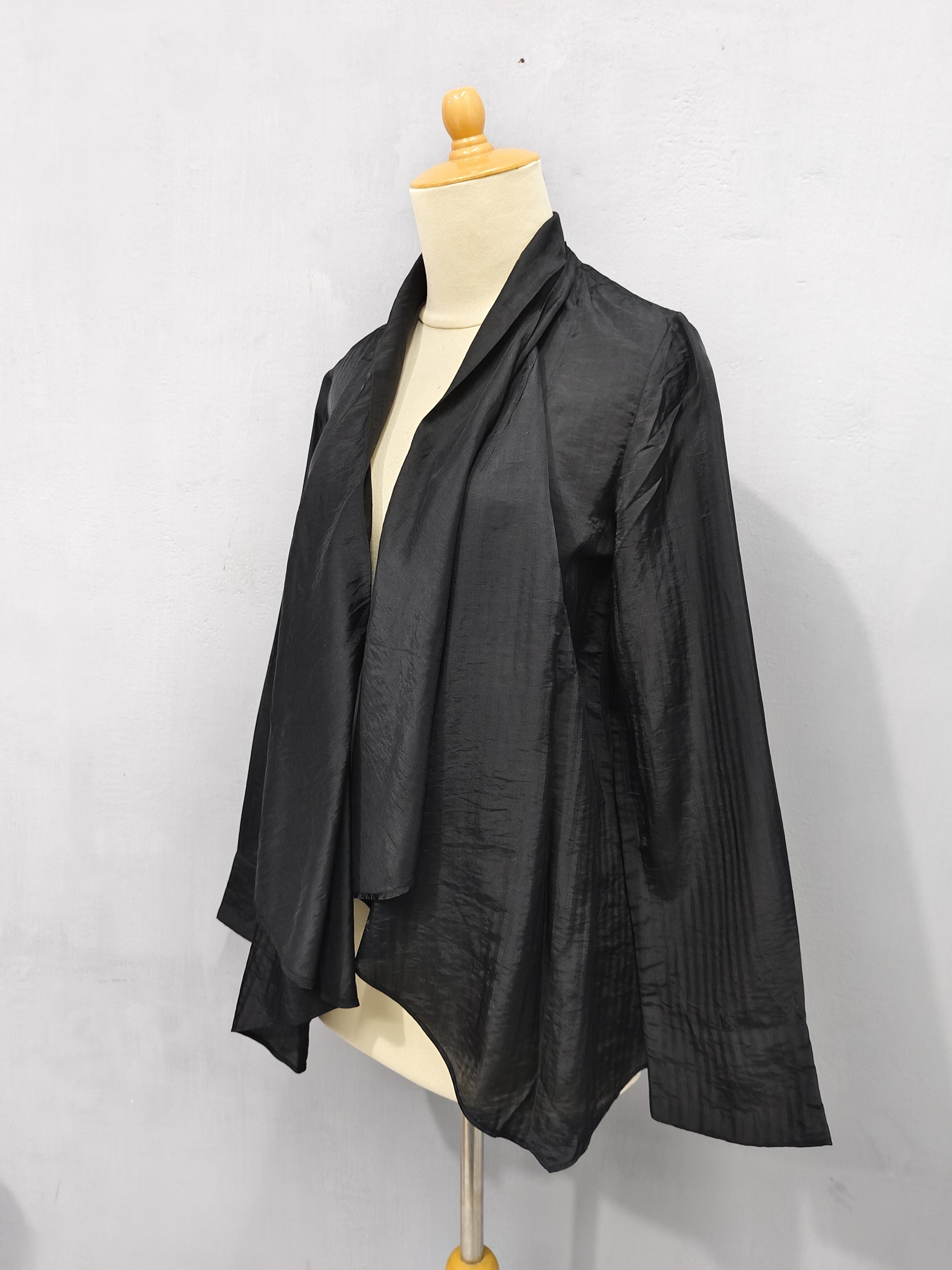 Japanese Brand 2000s Proud Of🇯🇵Gothic Minimal Darkwear Layering Rayon Top Size M / US 6-8 / IT 42-44 - 4 Thumbnail