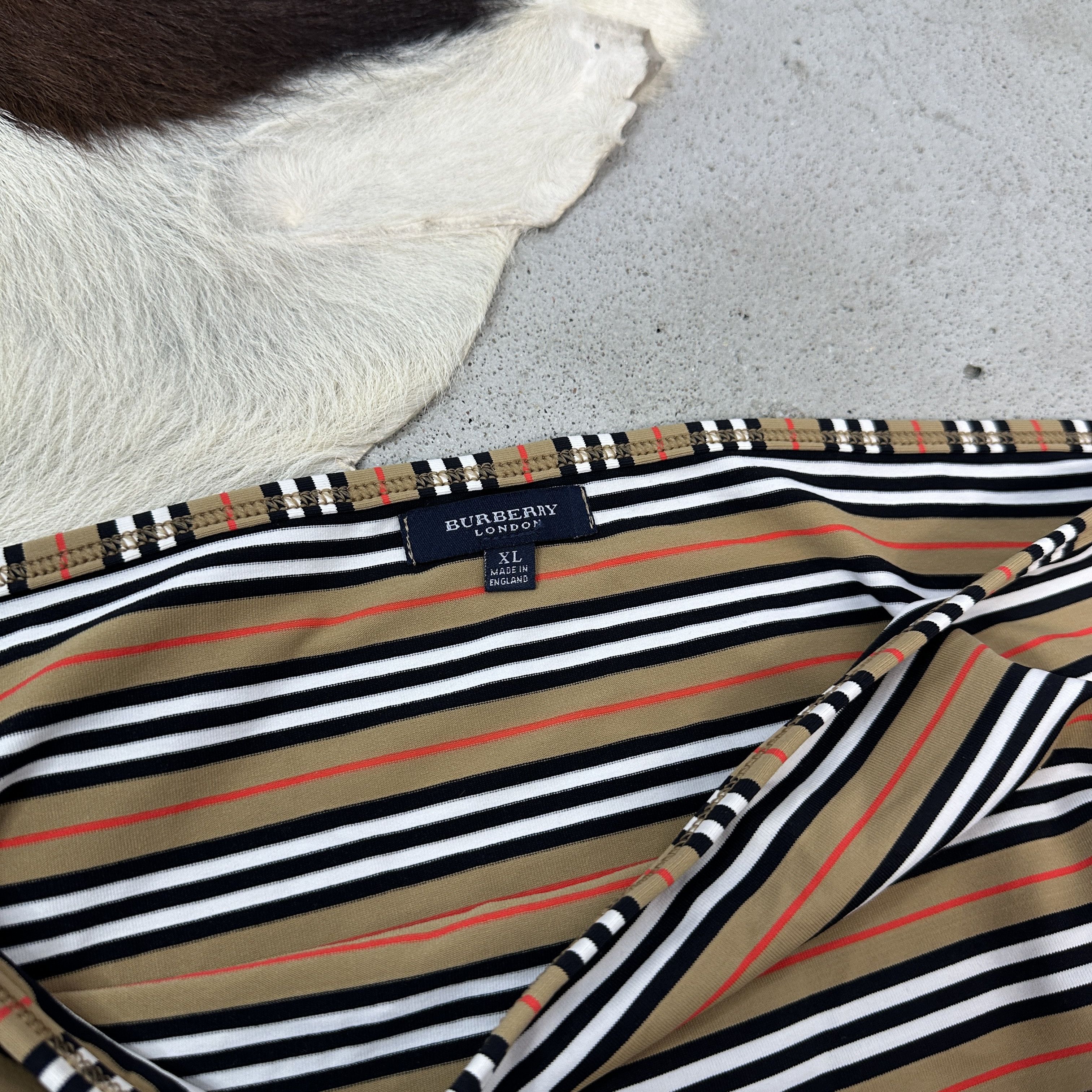 Burberry × Vintage Vintage Burberry Asymmetrical Top Size XL / US 12-14 / IT 48-50 - 2 Thumbnail