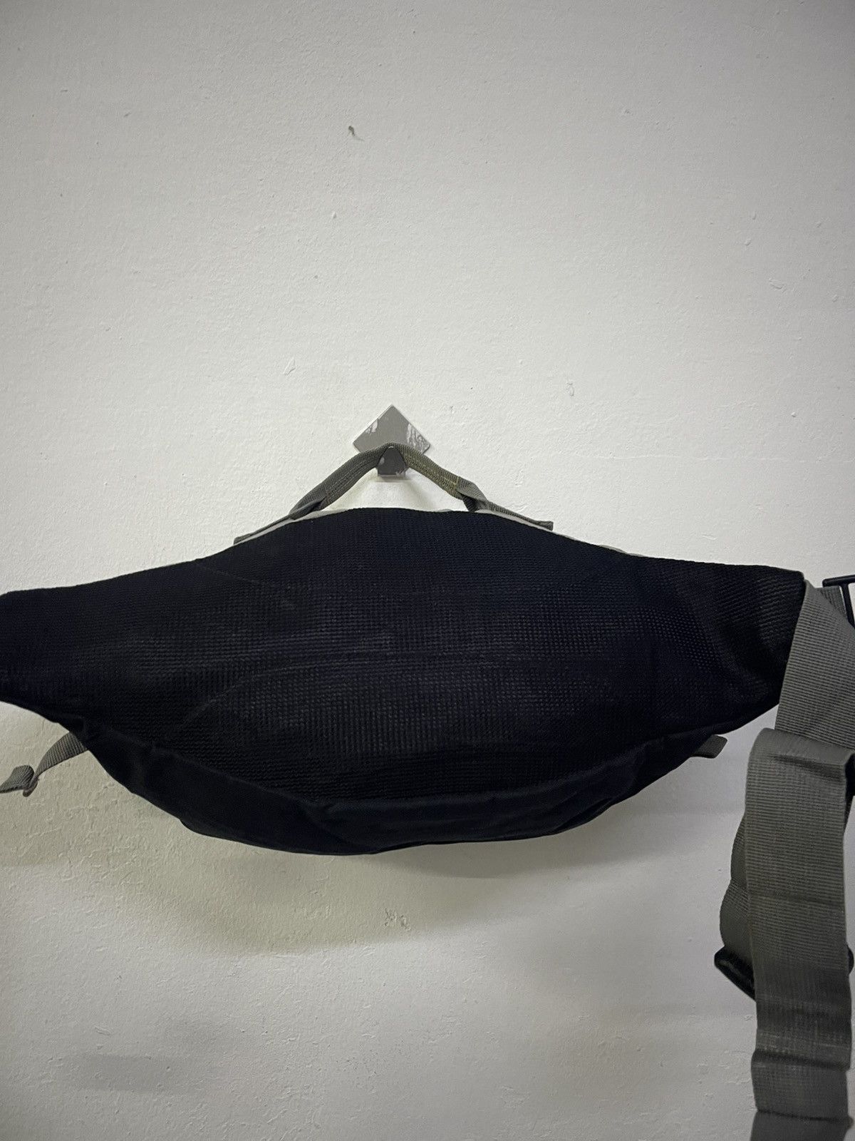 Nike Vintage Nike Fanny Bum Bag Size ONE SIZE - 4 Thumbnail