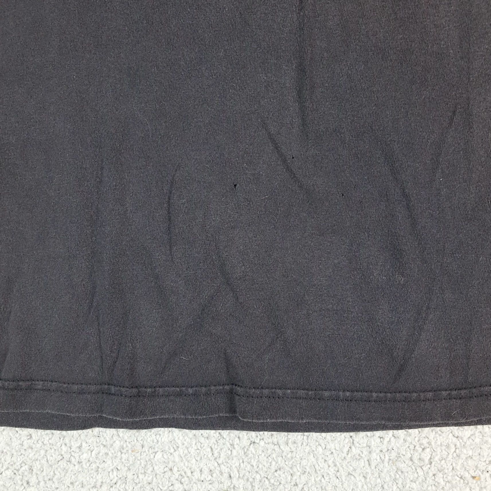 Gildan VINTAGE Bad Apfel Apple Bite Me Men’s XL T-Shirt Black 90s Distressed Crew Neck Short Sleeve Gildan Size US XL / EU 56 / 4 - 4 Thumbnail