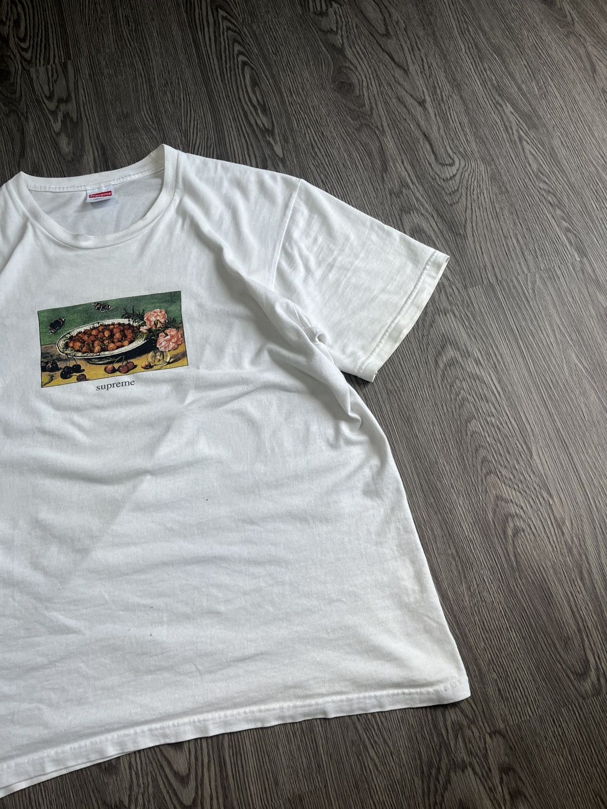 Supreme Supreme Strawberries Tee Spring/Summer 2023 (SS23) Size US M / EU 48-50 / 2 - 3 Thumbnail