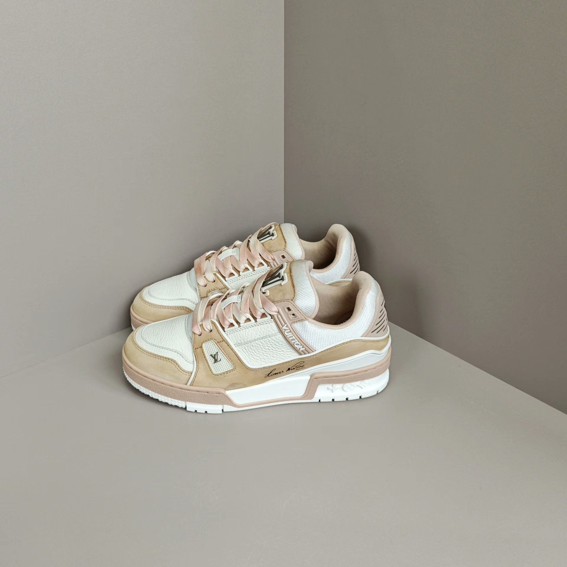 Louis Vuitton Louis Vuitton Training Pink Lowtop Sneakers us_6 Women Size US 6 / IT 36 - 1 Thumbnail