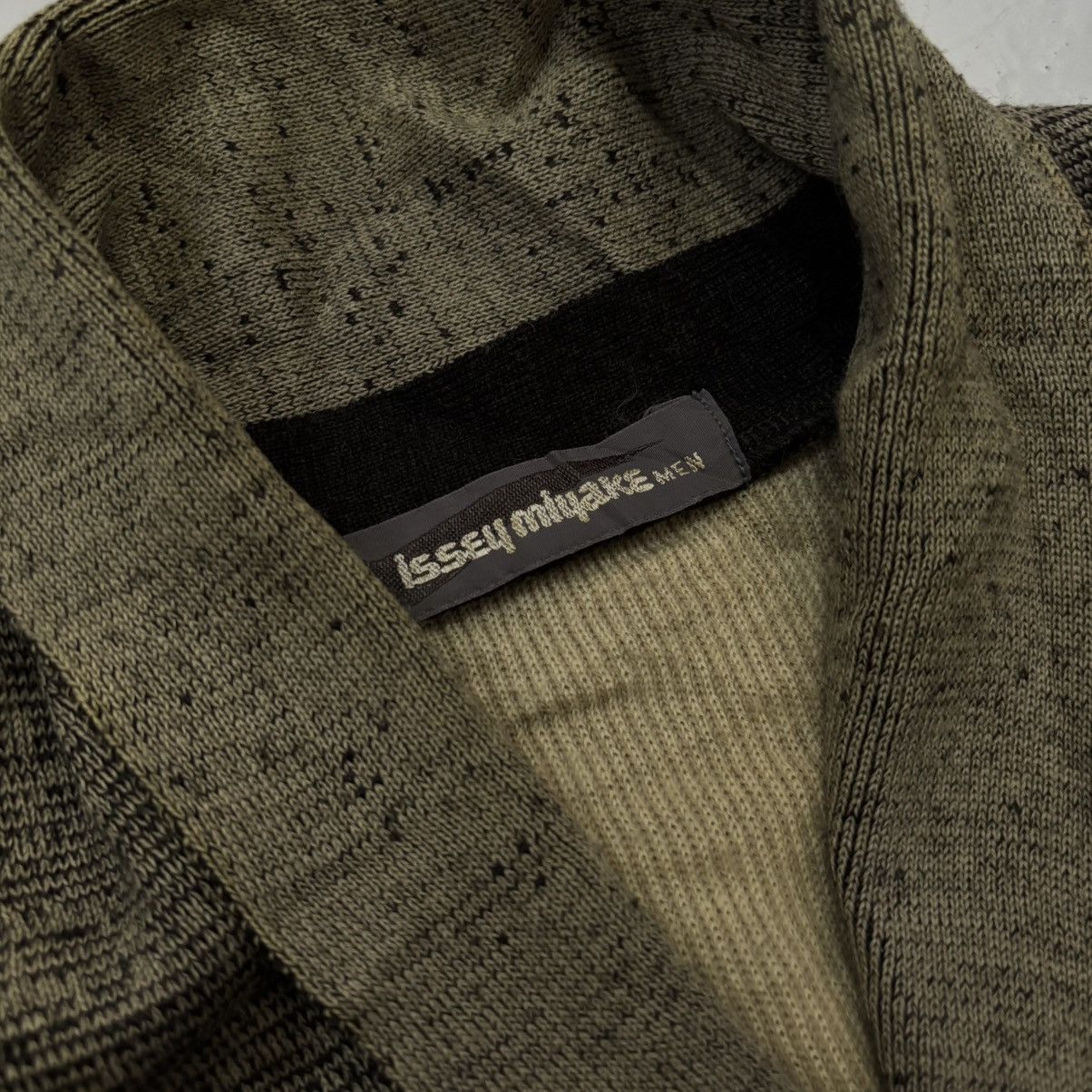 Issey Miyake Vintage 1980s Issey Miyake Ikat Knit Shawl Cardigan Size US S / EU 44-46 / 1 - 6 Thumbnail
