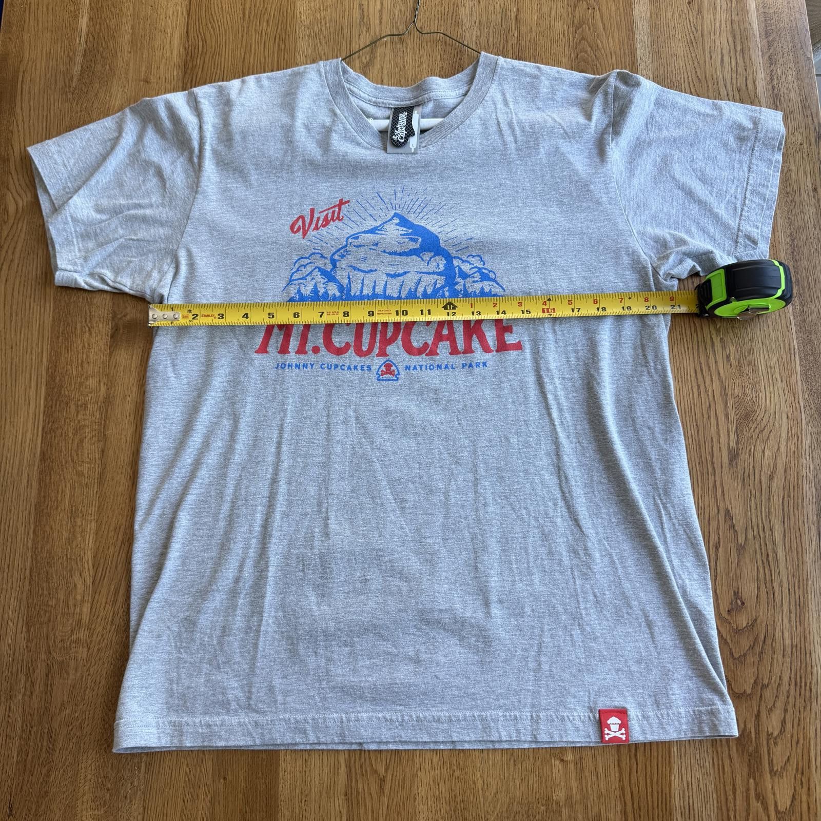Johnny Cupcakes Johnny Cupcakes Mt. Cupcake National Park T-Shirt, Sz. L Size US L / EU 52-54 / 3 - 2 Thumbnail