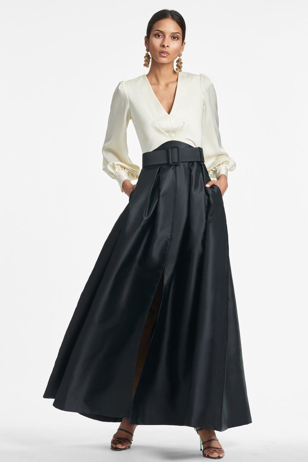 image of Sachin Babi $895 Sachin &babi V Neck Box Pleat Ball Gown Size 4 in White, Women's