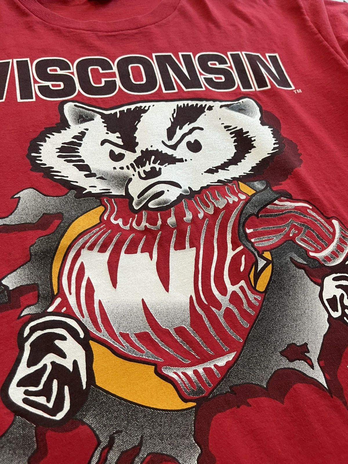 Vintage 🔥 Vintage 90s University of Wisconsin Badgers T-Shirt L Size US L / EU 52-54 / 3 - 6 Thumbnail