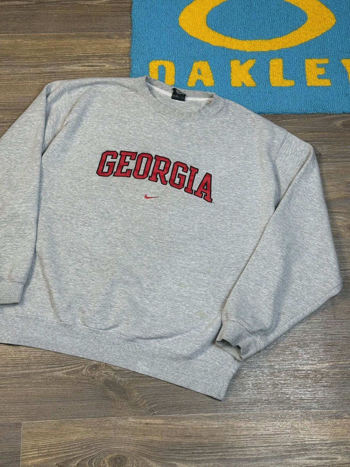 Nike × Vintage Vintage Nike Georgia Big Logo Swoosh Gray Sweatshirt Size US XXL / EU 58 / 5 - 3 Thumbnail