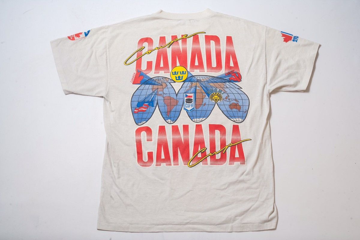 Vintage Vintage Canada Ice Hockey T-Shirt Mens One Size White 1991 Size US XL / EU 56 / 4 - 11 Thumbnail