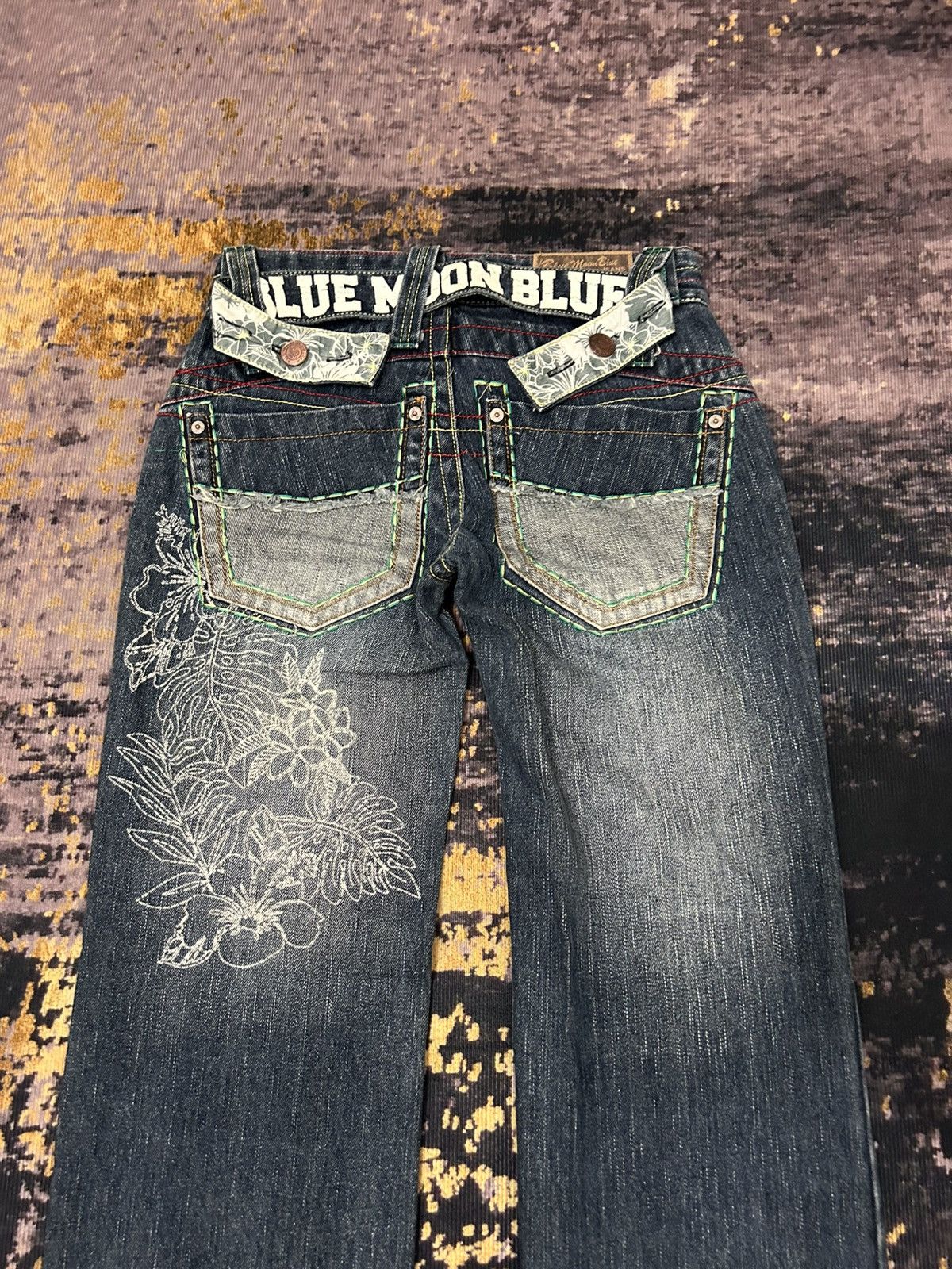 Japanese Brand Blue Moon Blue Buckle Back Flower Jeans Size US 29 - 6 Thumbnail