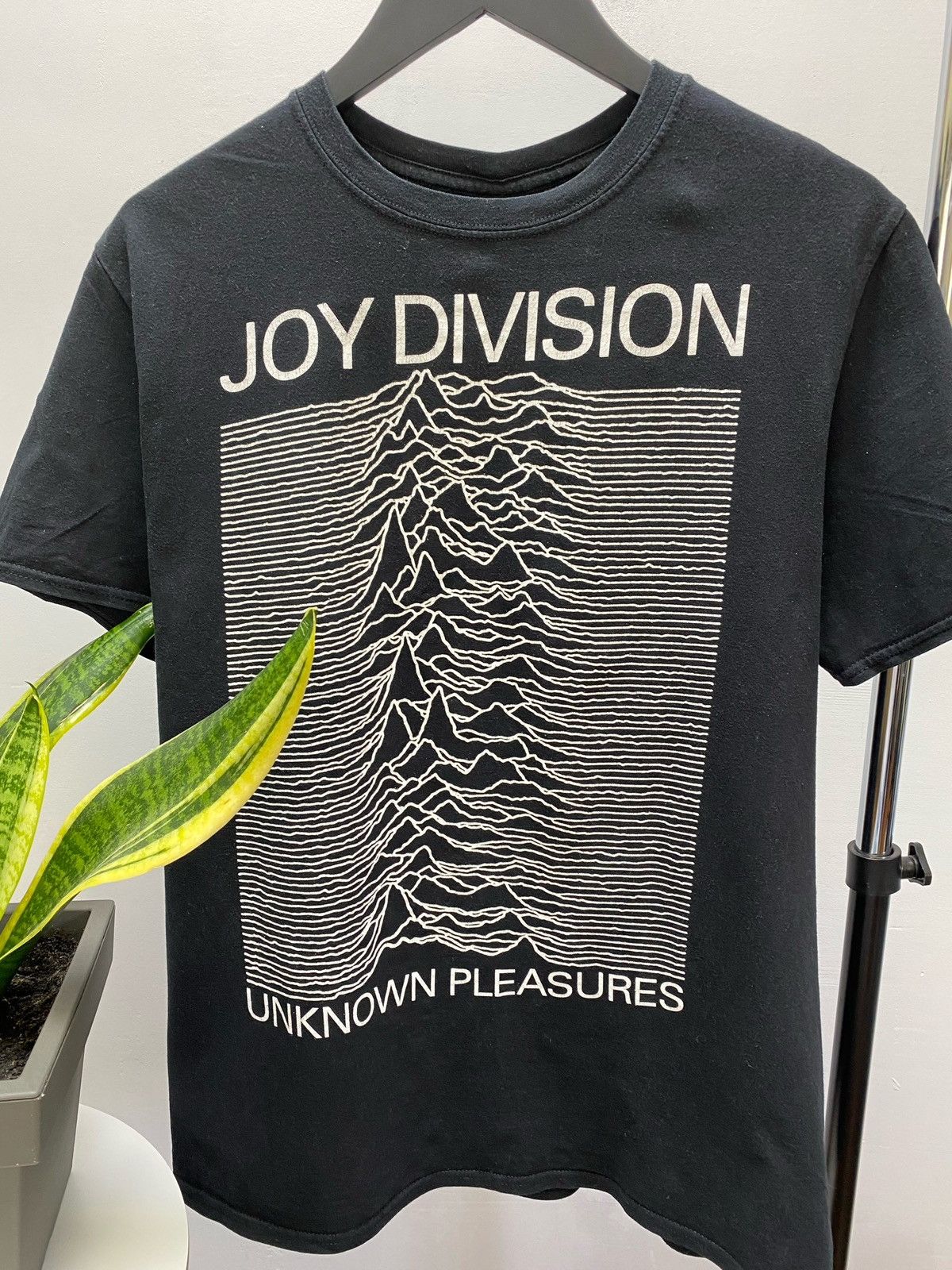 Band Tees × Joy Division Joy Division Unknown Pleasures Band T Shirt Size US L / EU 52-54 / 3 - 9 Thumbnail