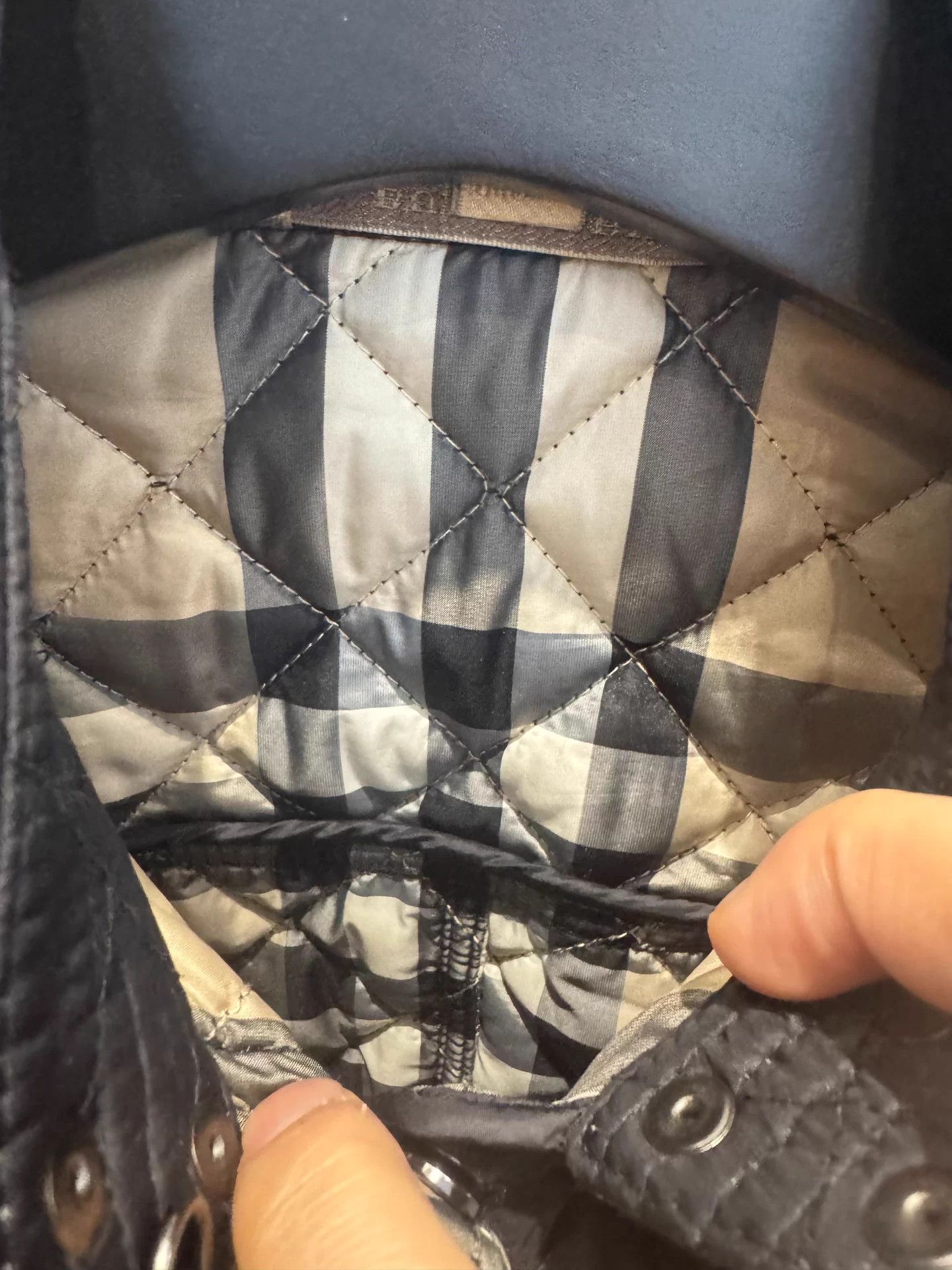 Burberry Burberry Gold Quilted Lightweight British Lapel Women's XS Size XS / US 0-2 / IT 36-38 - 3 Thumbnail