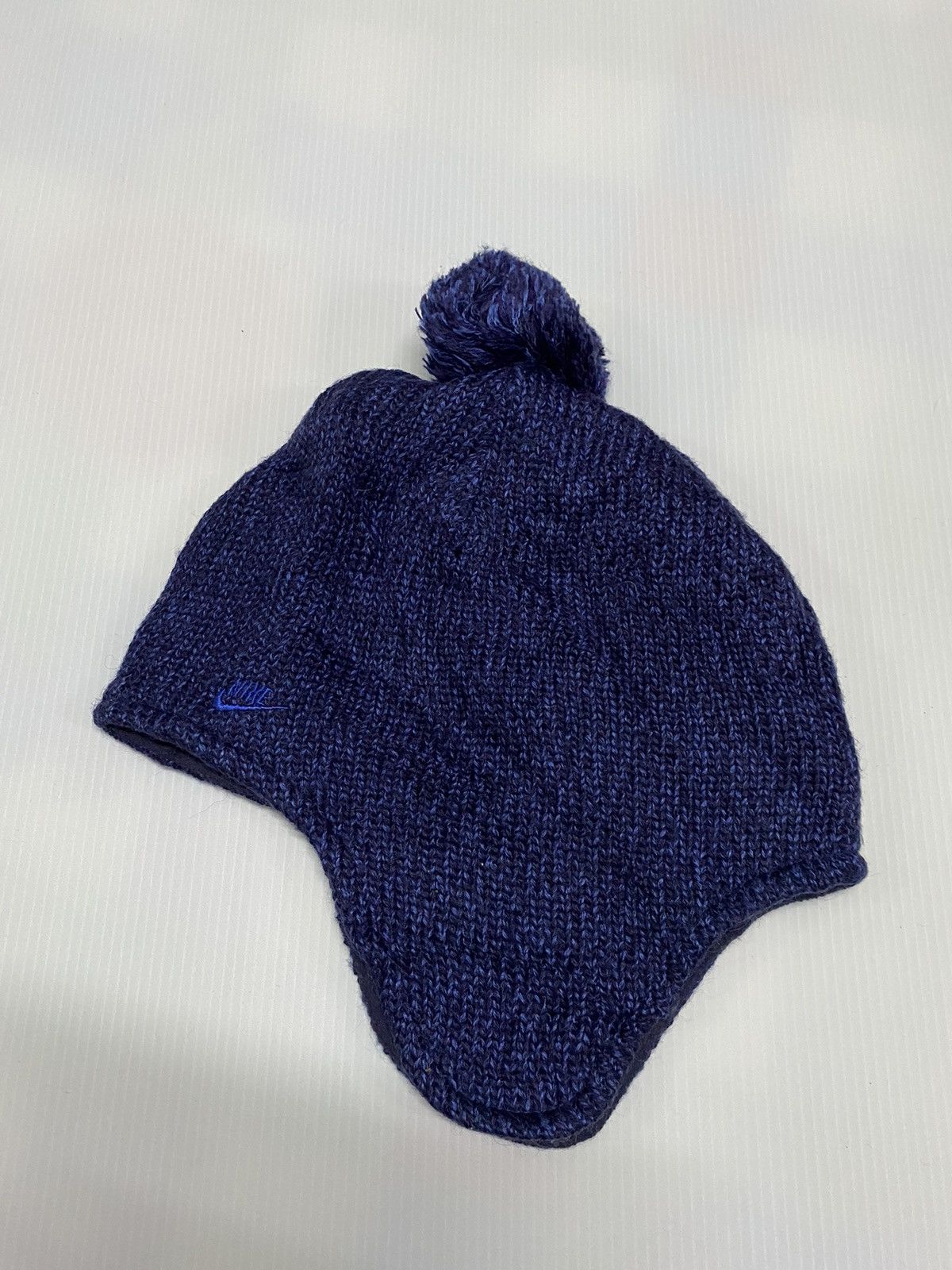Nike Nike Small Logo Embroidery Earflap Winter Beanie Hat Size ONE SIZE - 1 Thumbnail