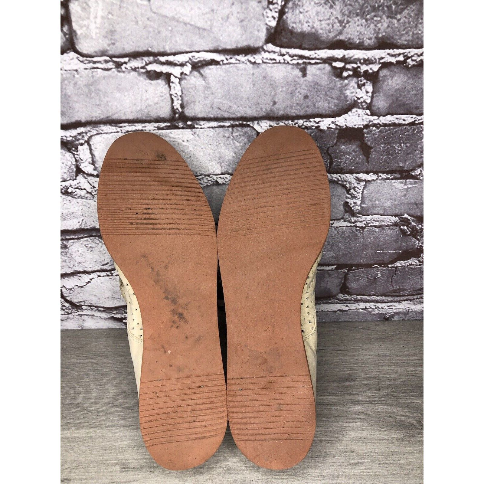 DKNY DKNY Beige Nubuck Leather Kiltie Perforated Lace Up Oxfords Size US 10 / IT 40 - 7 Thumbnail