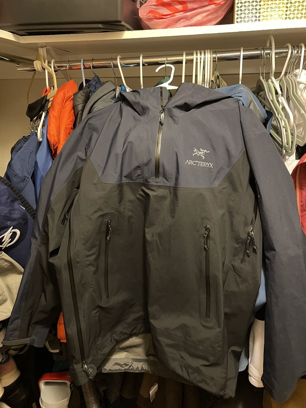 image of Arcteryx Alpha Anorak in Black, Men's (Size Large)
