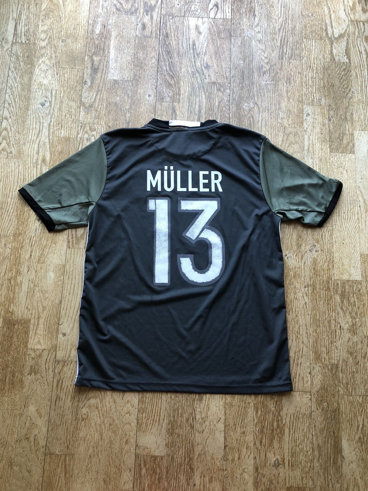Adidas THOMAS MULLER GERMANY ADIDAS SOCCER FOOTBALL JERSEY Size US S / EU 44-46 / 1 - 2 Thumbnail