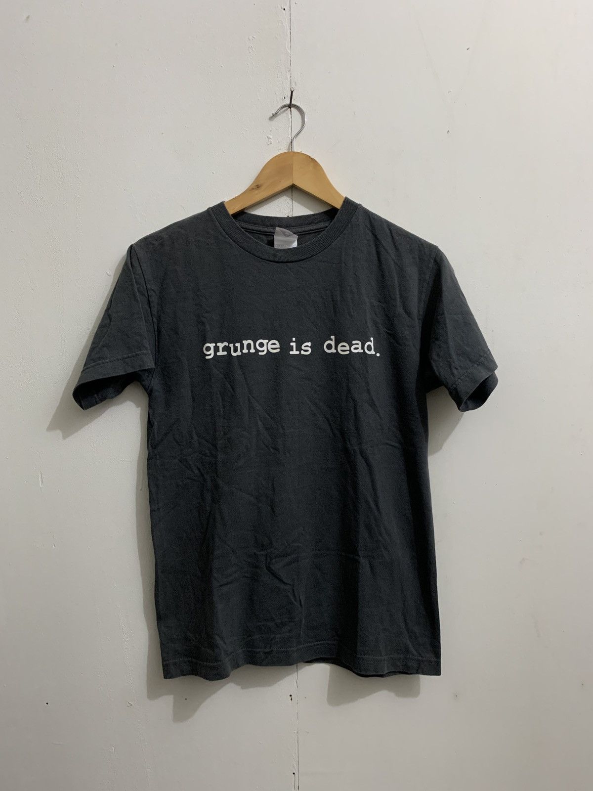 Vintage “Grunge Is Dead” tshirt Size US S / EU 44-46 / 1 - 3 Thumbnail