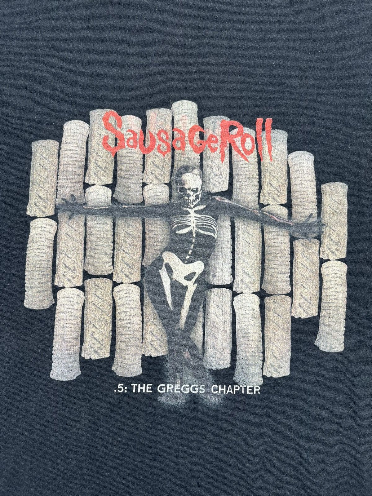 Gildan Sausage Roll Graphic Tee Black Funny Print T-Shirt XL Size US XL / EU 56 / 4 - 4 Thumbnail